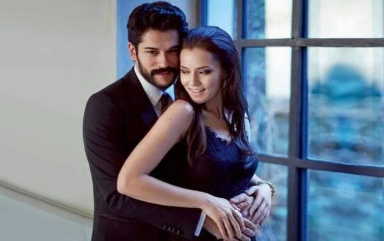 مسلسل جديد يجمع بوراك أوزجيفيت وزوجته فهرية أفجين